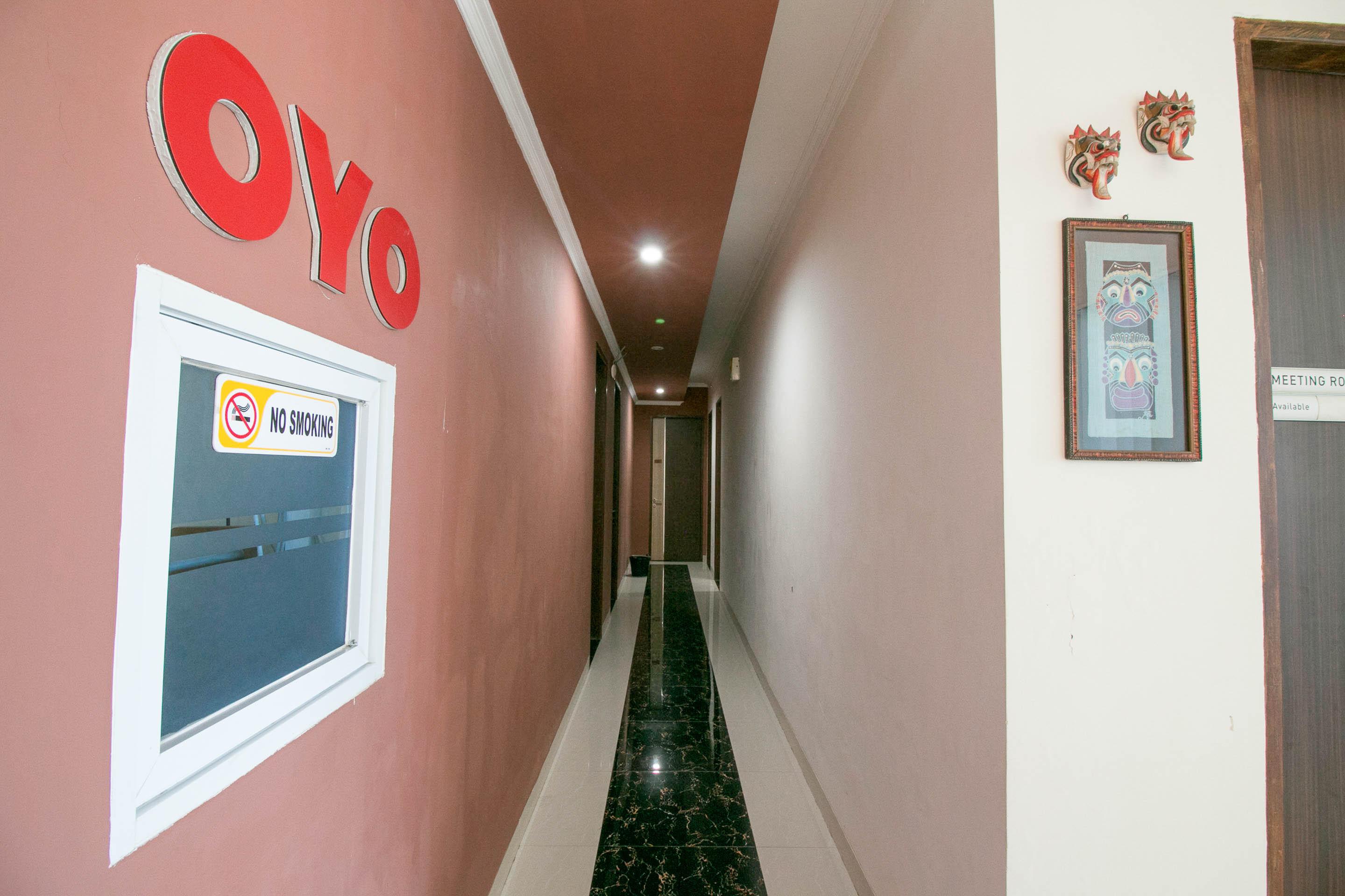 Hotel OYO 1975 Bale Ikite Makassar Exterior foto